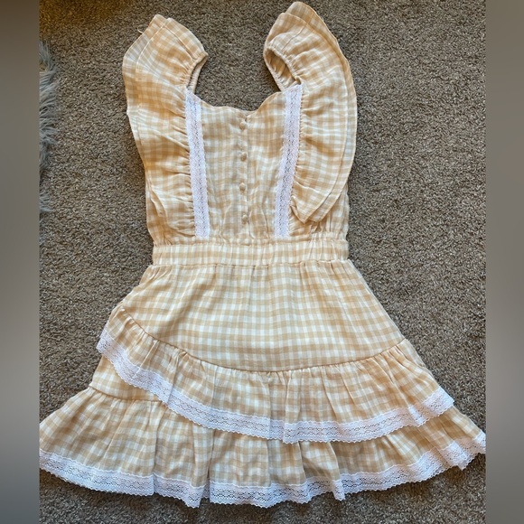 Women’s dress
fall or spring - Picture 2 of 4